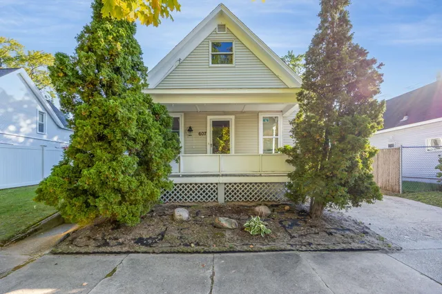 $184,900 | 607 Maple Street, Cadillac, MI 49601