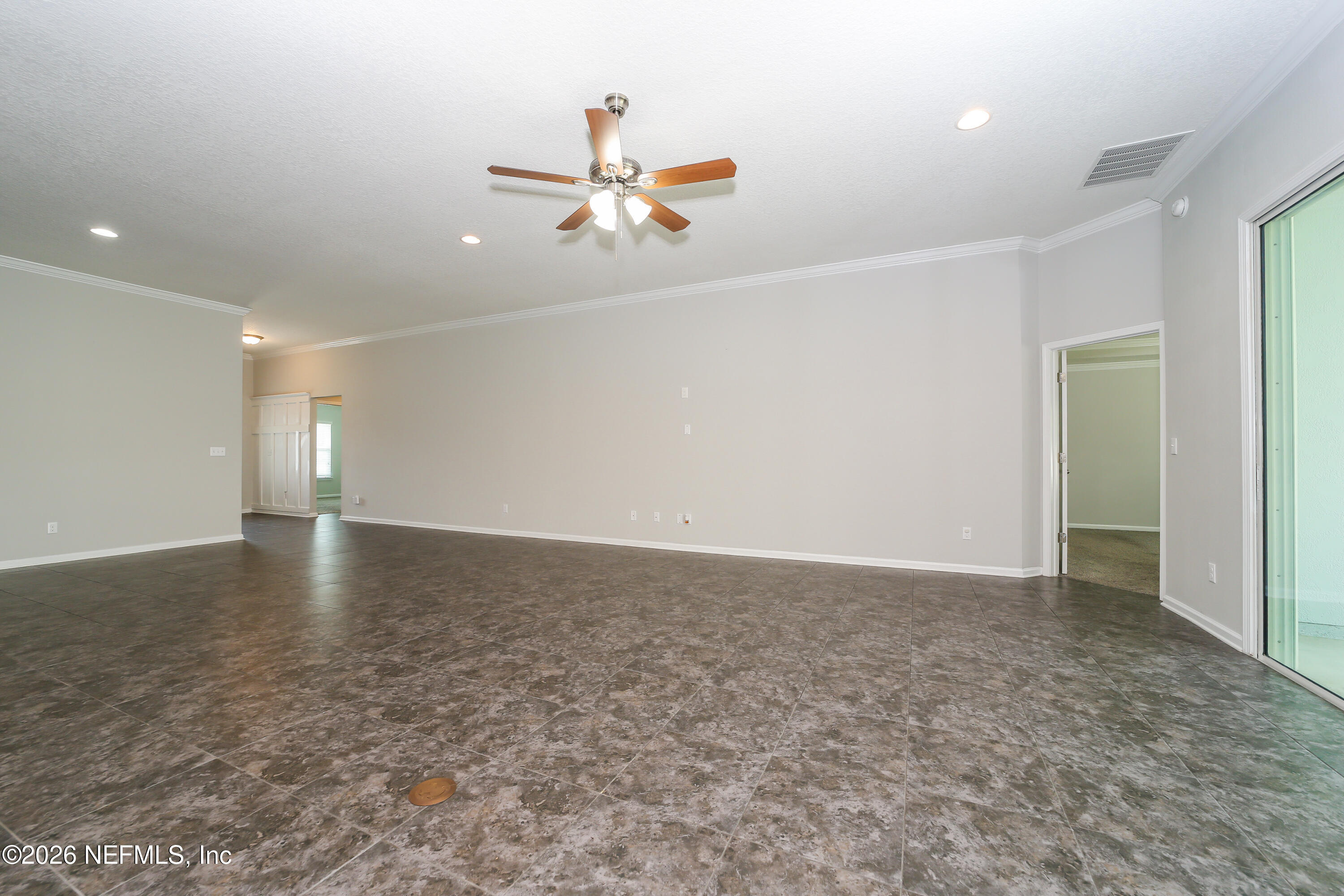 12385 Sacha Road Jacksonville, FL 32226 - Photo 6 of 15 1000050.12385 Sacha Road - Living Room_1