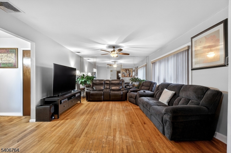 14 Arthur Street Roselle, NJ 07203 - Photo 5 of 27