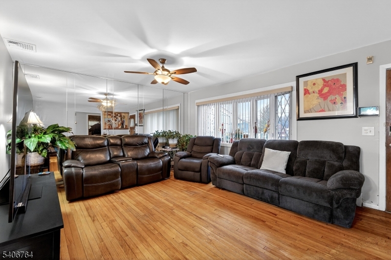 14 Arthur Street Roselle, NJ 07203 - Photo 6 of 27