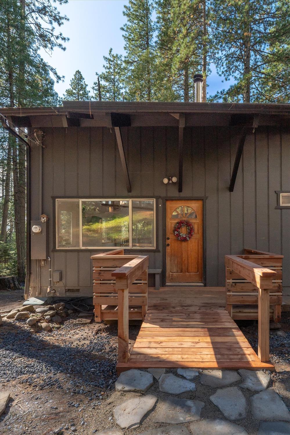 210 David Lee Road Arnold, CA 95223 - Photo 7 of 37 a room with pool table and chairs