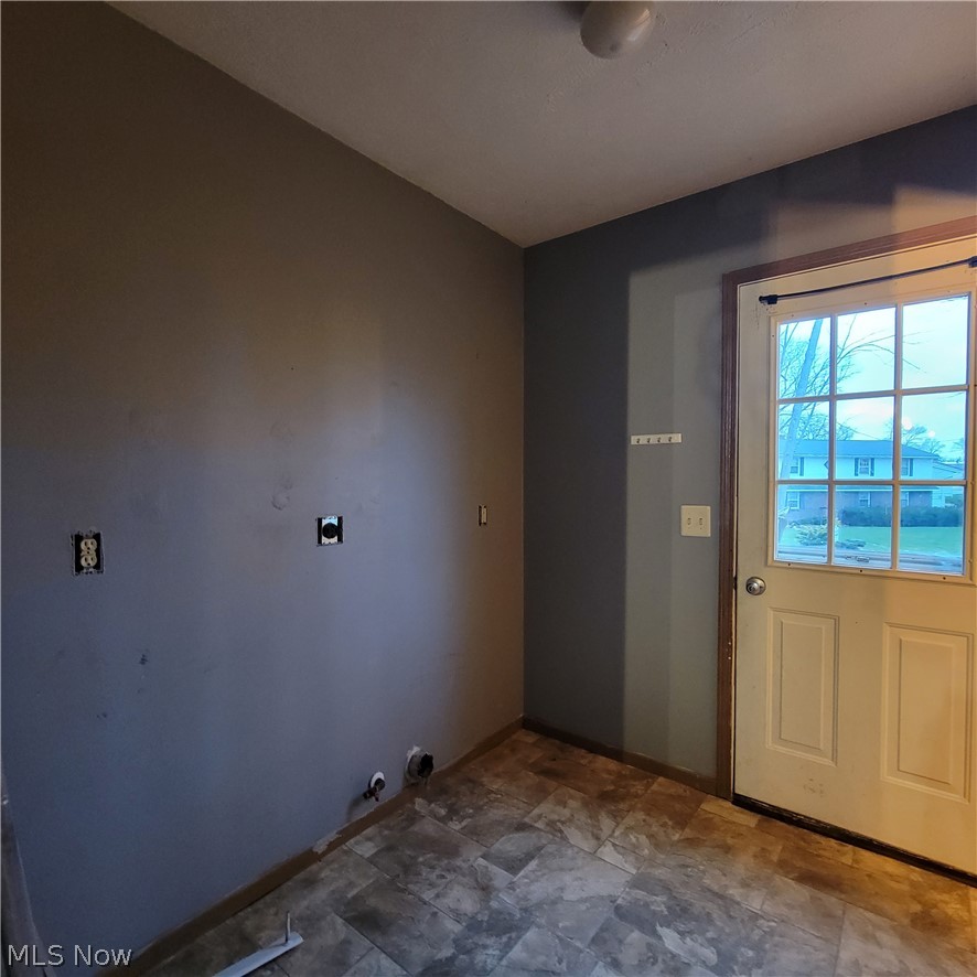 6782 Lake Road Madison, OH 44057 - Photo 12 of 27