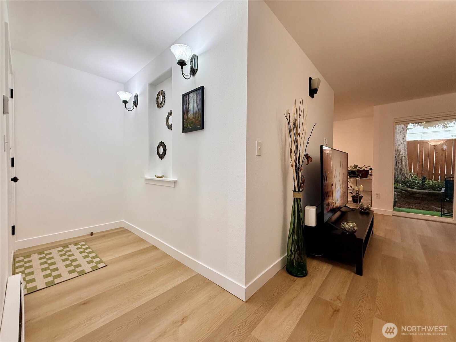 7901 196th Street Southwest, Unit 12 Edmonds, WA 98026 - Photo 6 of 35
