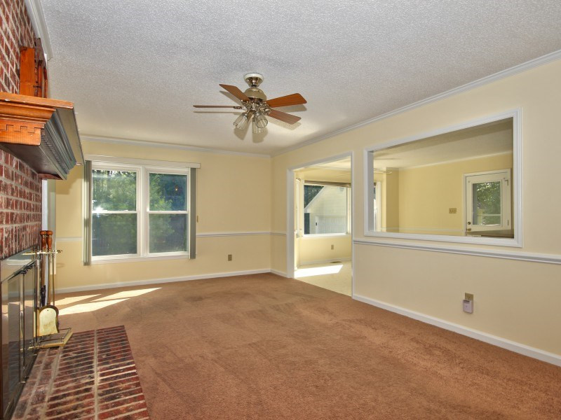 1726 Ranch Road Clayton, NC 27520 - Photo 6 of 25 Den/Family/Great Room