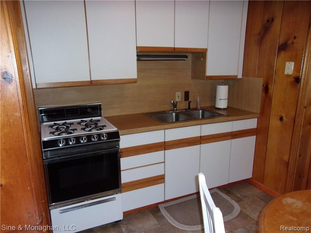 8075 North River Road Marine City, MI 48039 - Photo 22 of 38 100_0078.JPG