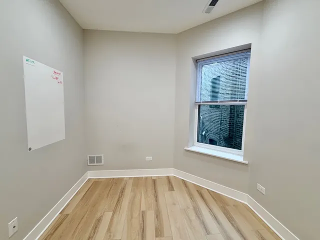 $3,800 | 4908 North Rockwell Street, Unit 2, Chicago, IL 60625