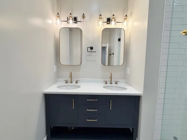 $3,800 | 4908 North Rockwell Street, Unit 2, Chicago, IL 60625