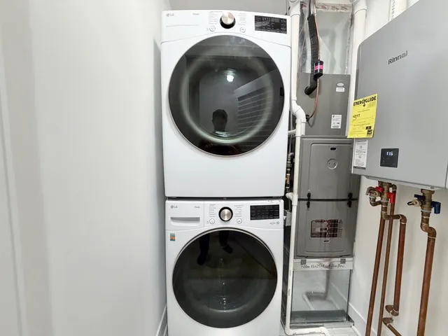 $3,800 | 4908 North Rockwell Street, Unit 2, Chicago, IL 60625