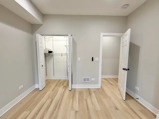 $3,800 | 4908 North Rockwell Street, Unit 2, Chicago, IL 60625