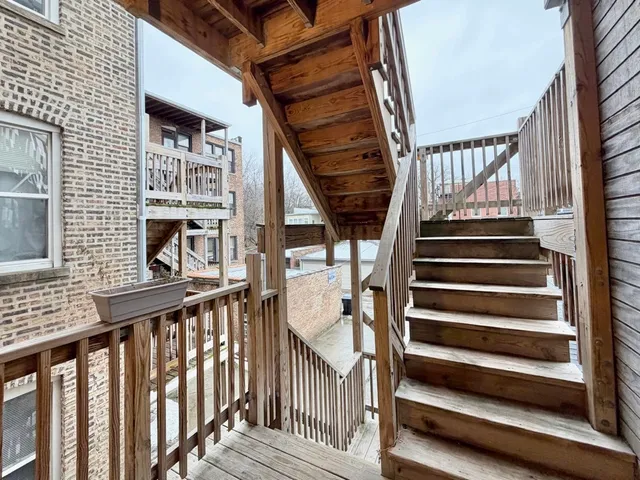 $3,800 | 4908 North Rockwell Street, Unit 2, Chicago, IL 60625