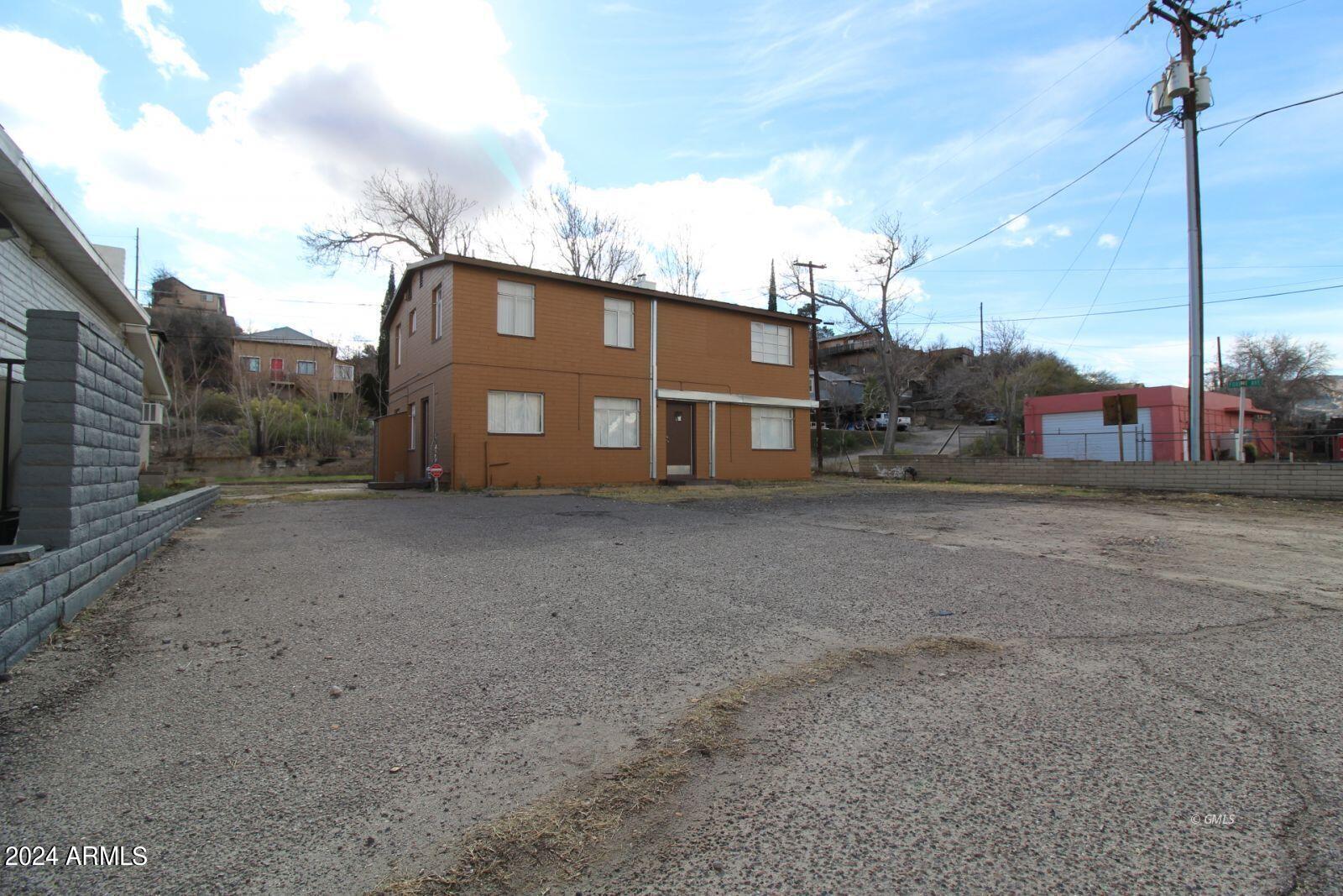 737 Live Oak Street Miami, AZ 85539 - Photo 1 of 9 1400263_lg