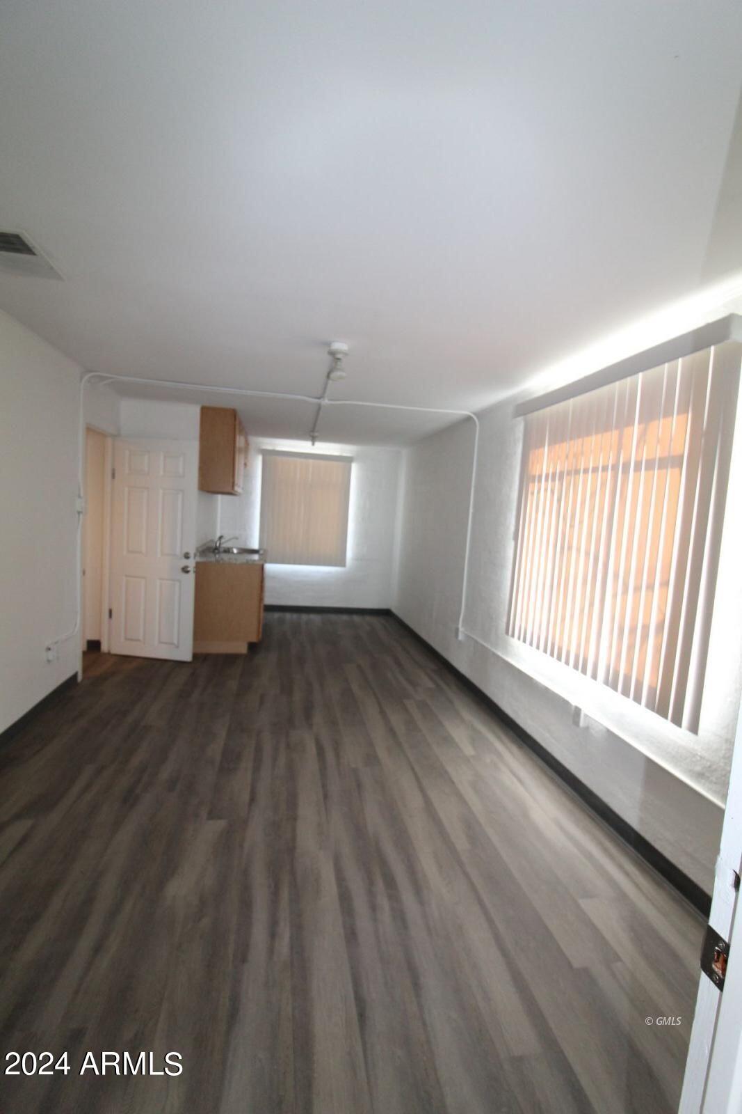 737 Live Oak Street Miami, AZ 85539 - Photo 5 of 9 1400274_lg