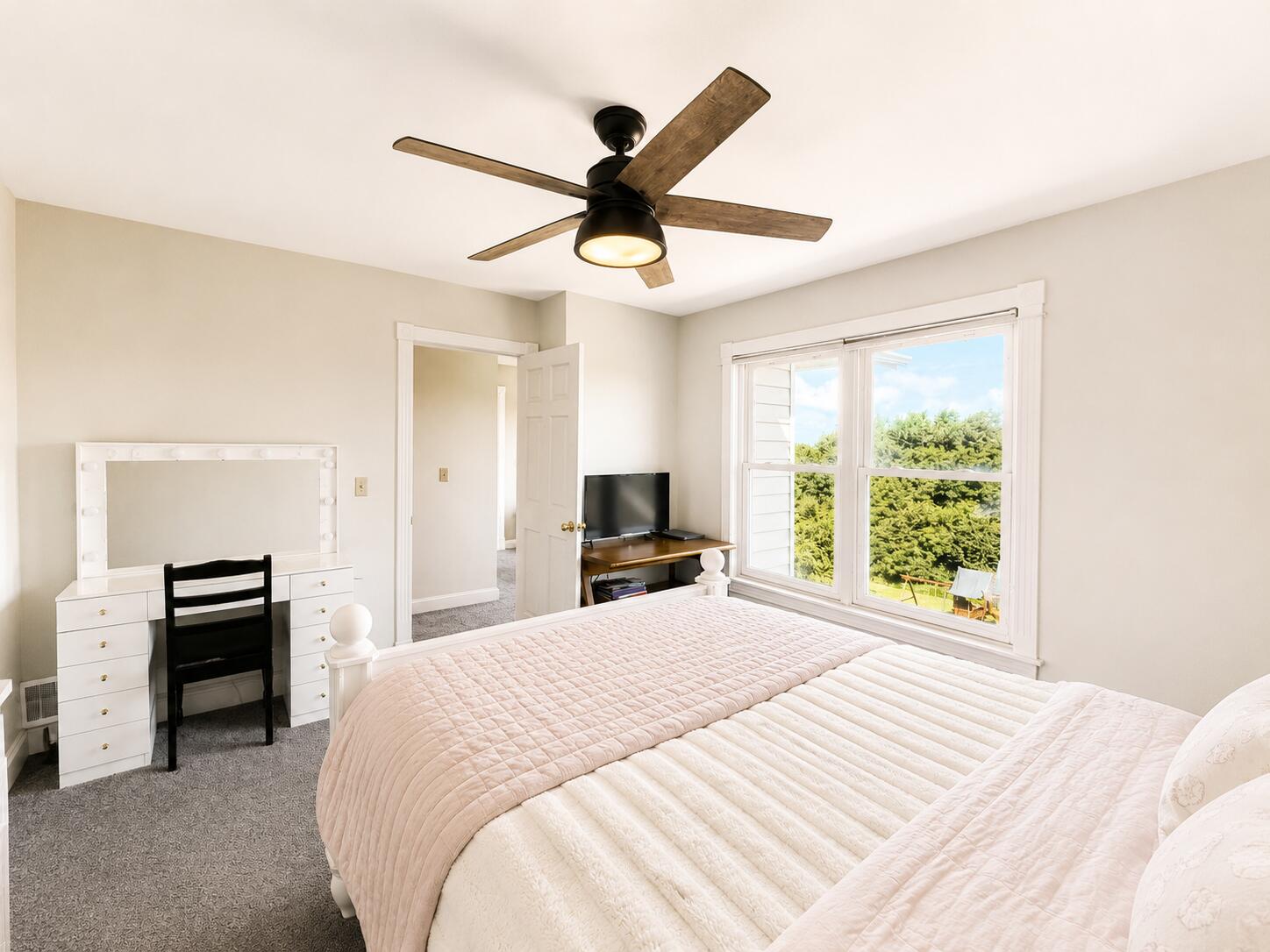 2220 Garvin Heights Road Winona, MN 55987 - Photo 22 of 59 22 bedroom