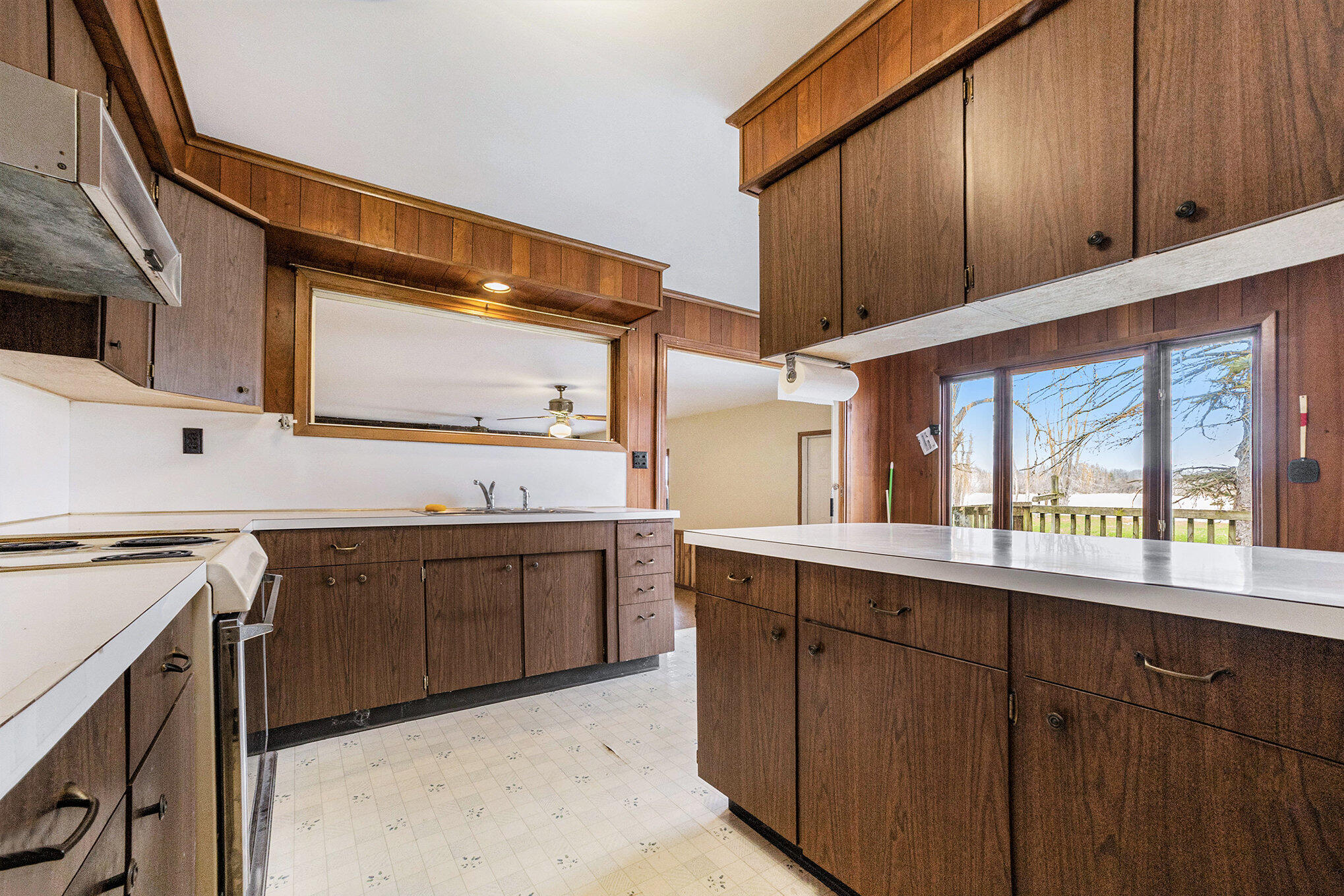 8813 Heights Ravenna Road Ravenna, MI 49451 - Photo 17 of 46 Kitchen....