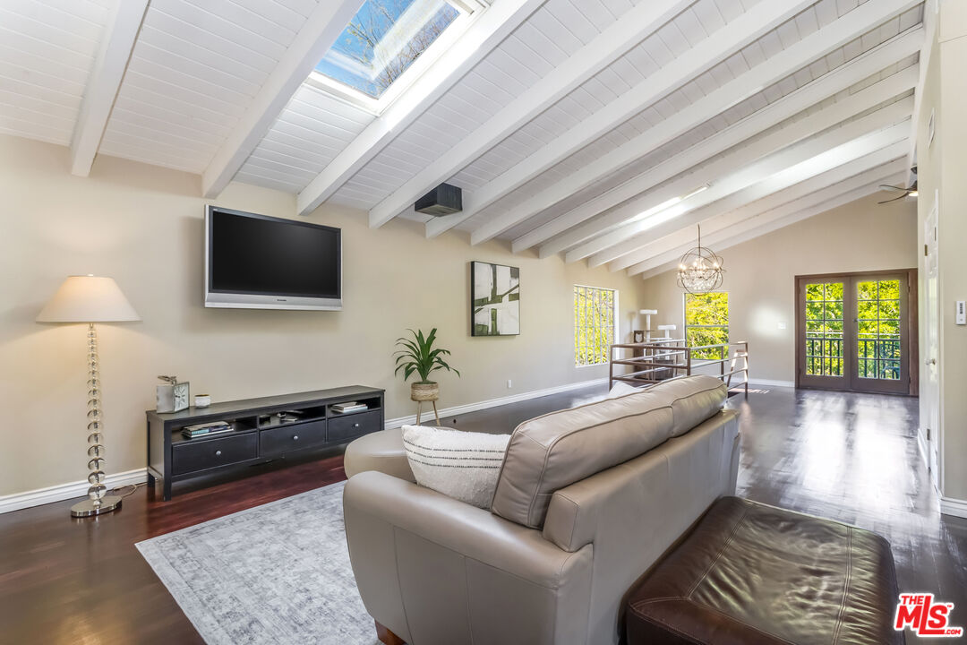 8606 Allenwood Road Los Angeles, CA 90046 - Photo 23 of 33