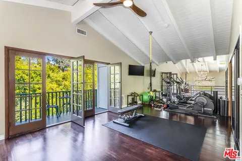 $3,000,000 | 8606 Allenwood Road, Los Angeles, CA 90046