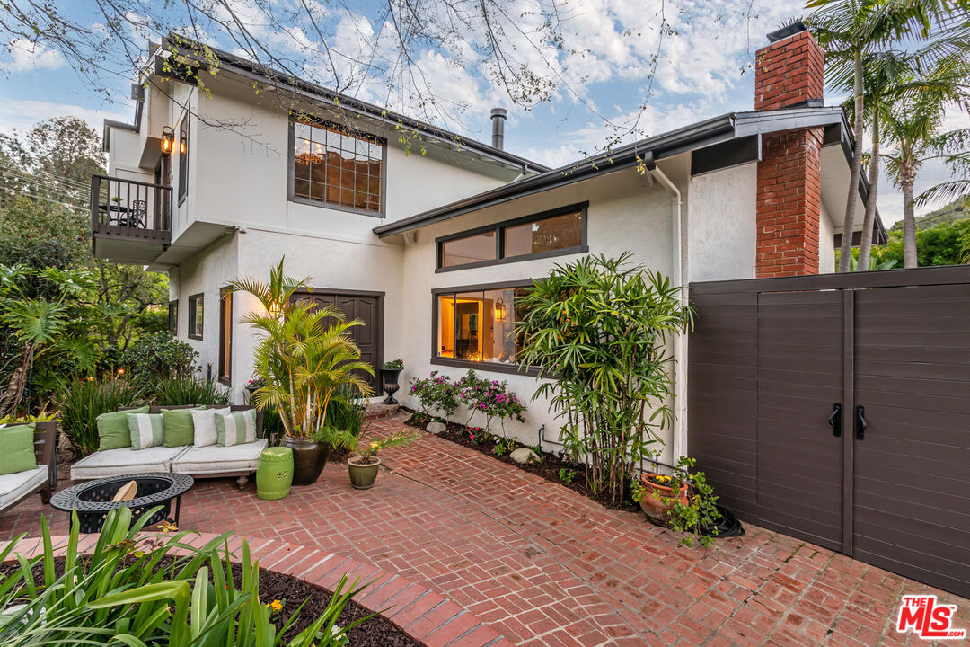 8606 Allenwood Road Los Angeles, CA 90046 - Photo 25 of 33