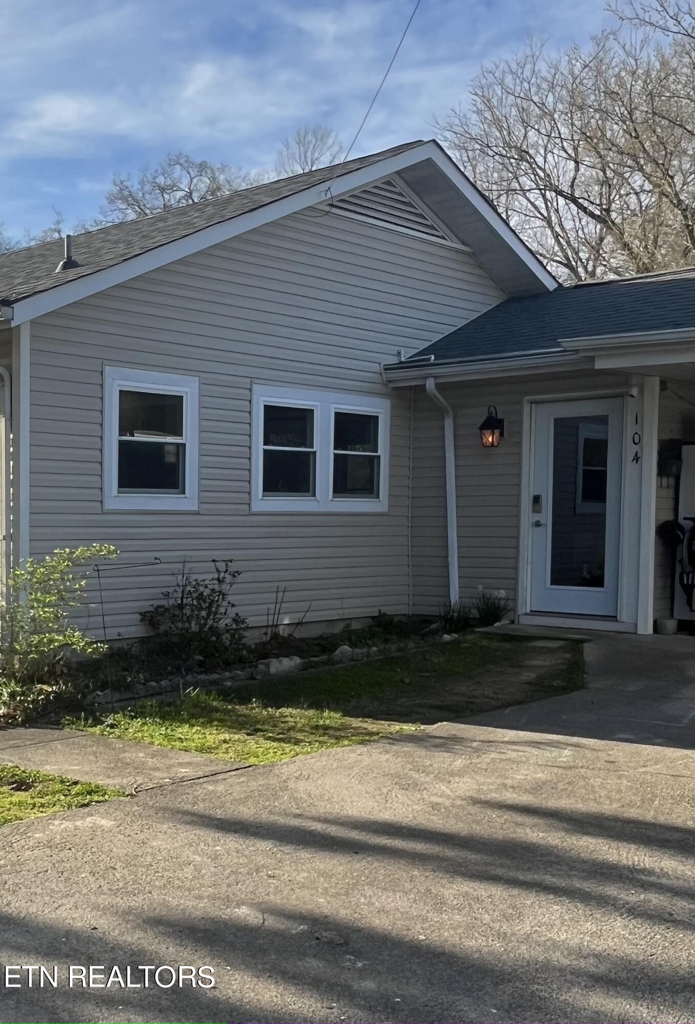104 Hillside Road Oak Ridge, TN 37830 - Photo 1 of 44