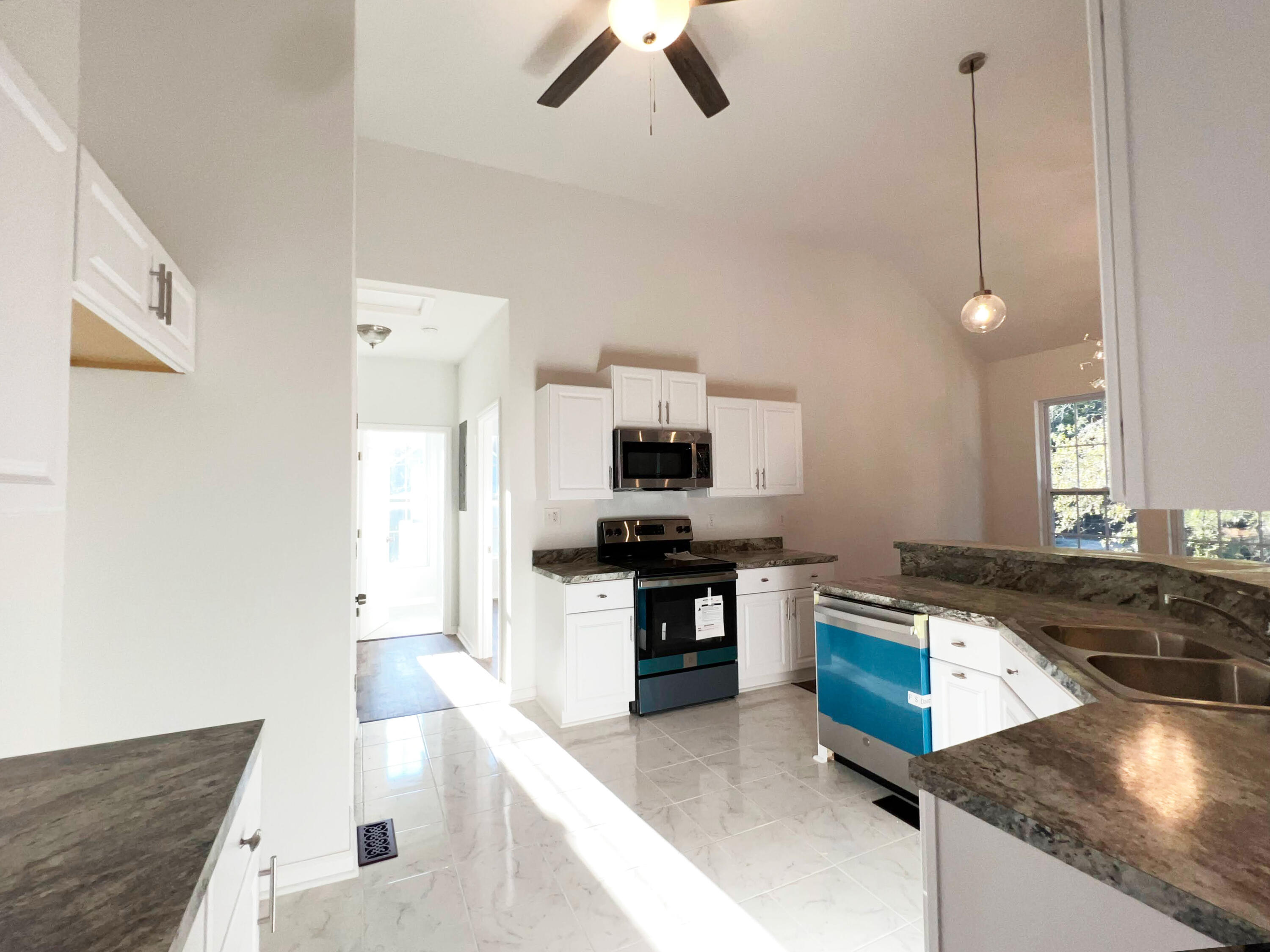 388 Emerald Street Walterboro, SC 29488 - Photo 12 of 43 IMG_1749