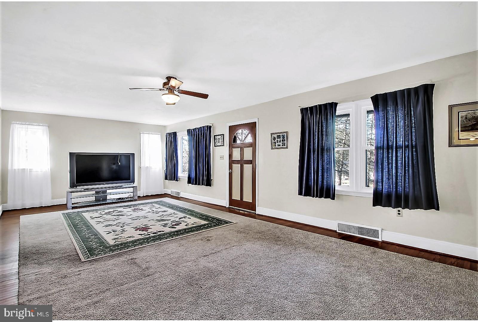 8226 Orchard Road Thomasville, PA 17364 - Photo 4 of 28 Gallery Image 4