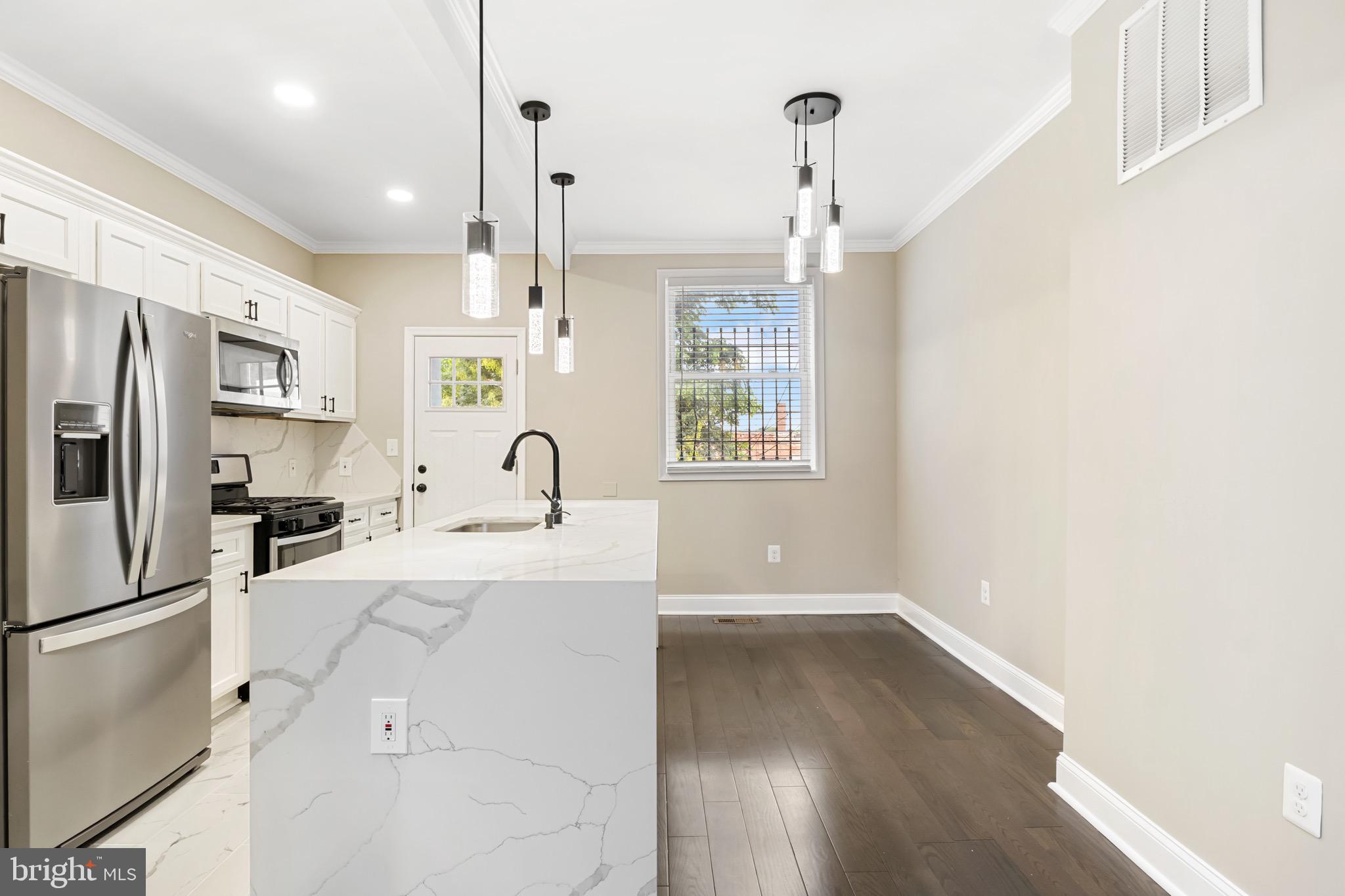 2233 Homewood Avenue Baltimore, MD 21218 - Photo 9 of 44