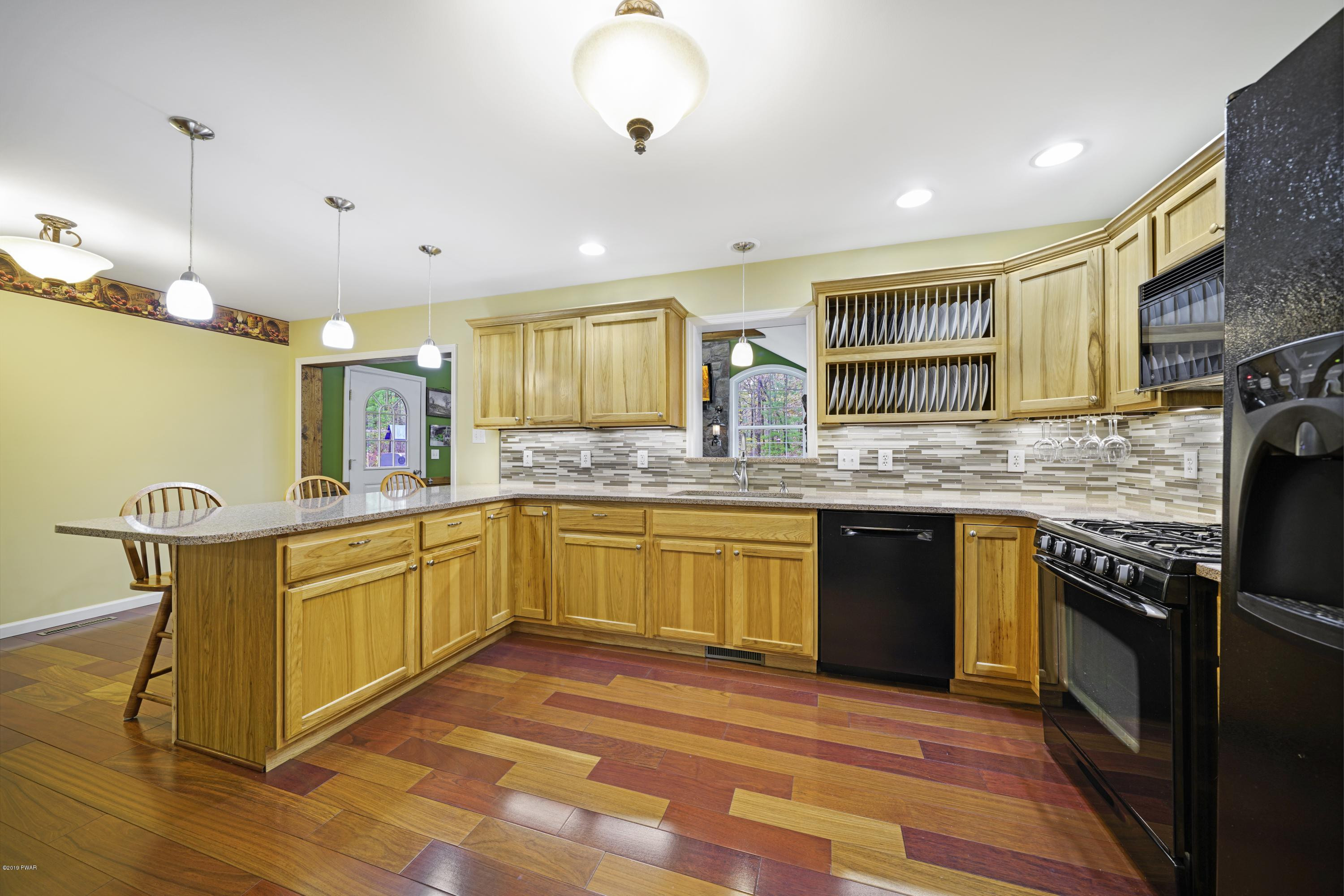 195 Fox Ridge Road Greeley, PA 18425 - Photo 6 of 39