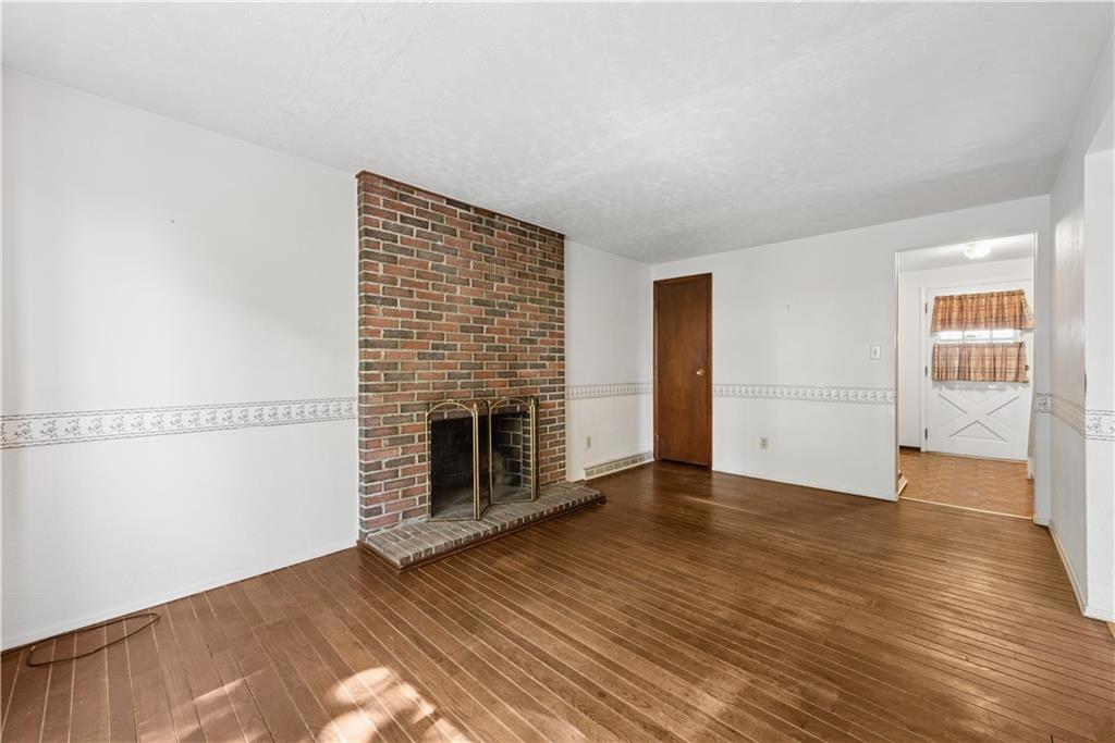 690 Blue Ridge Road Pittsburgh, PA 15239 - Photo 4 of 33
