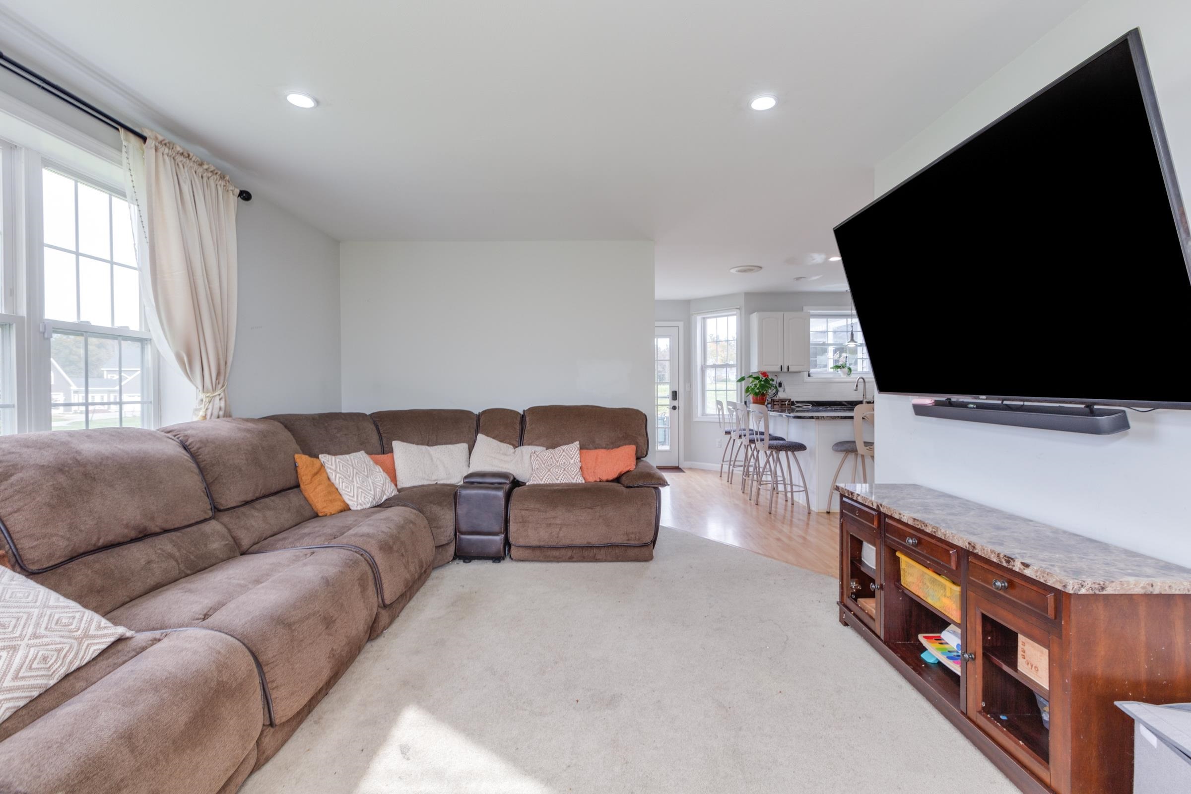 37 Currier Road Pelham, NH 03076 - Photo 33 of 37