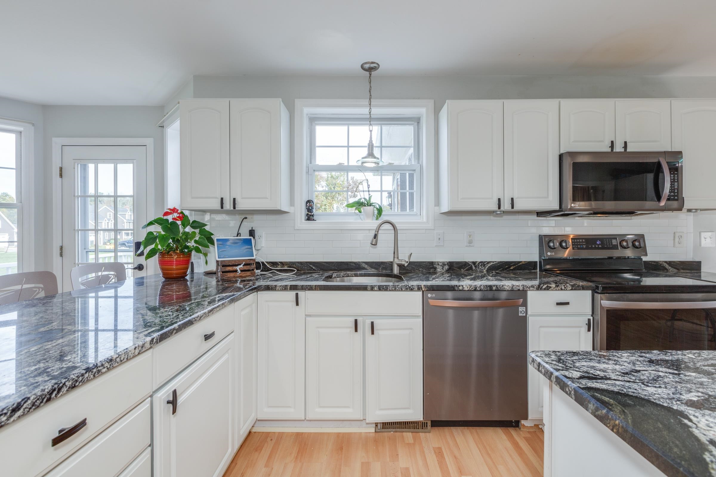 37 Currier Road Pelham, NH 03076 - Photo 34 of 37