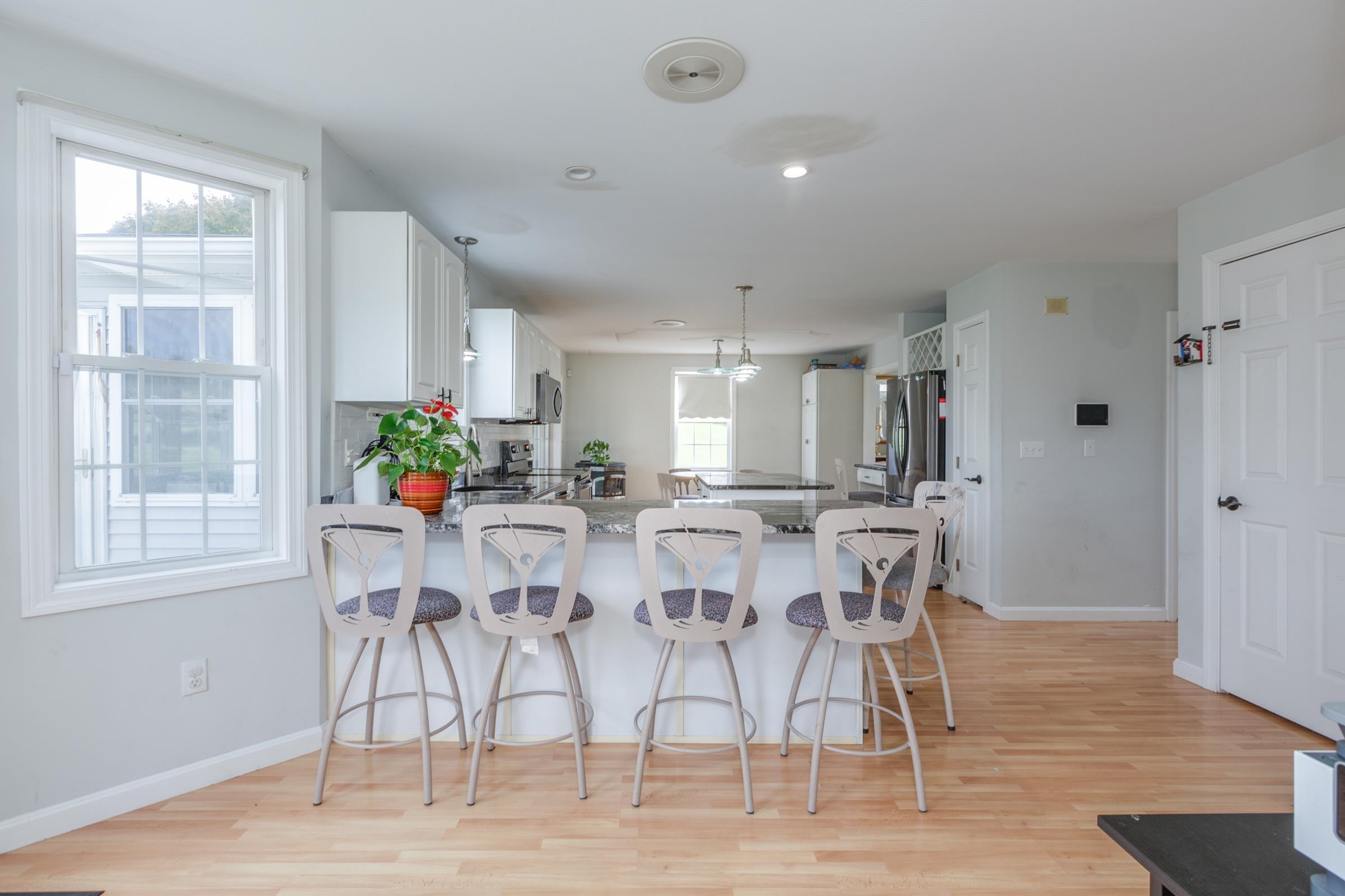 37 Currier Road Pelham, NH 03076 - Photo 4 of 37