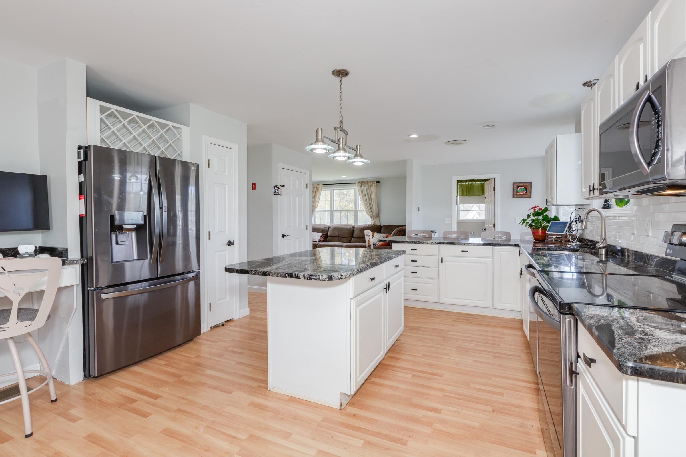 37 Currier Road Pelham, NH 03076 - Photo 5 of 37