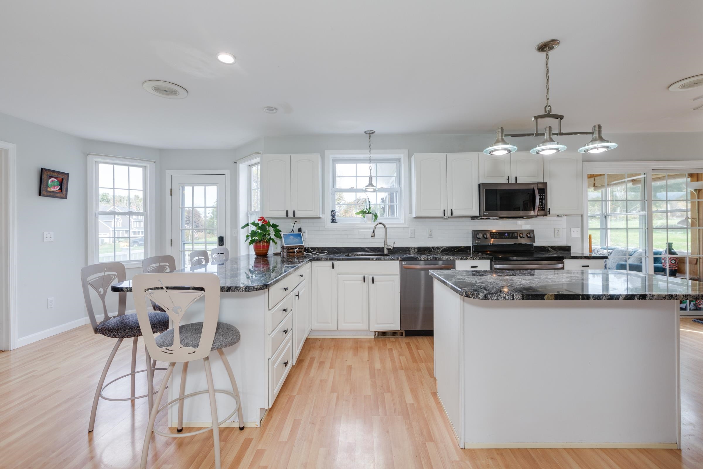 37 Currier Road Pelham, NH 03076 - Photo 7 of 37