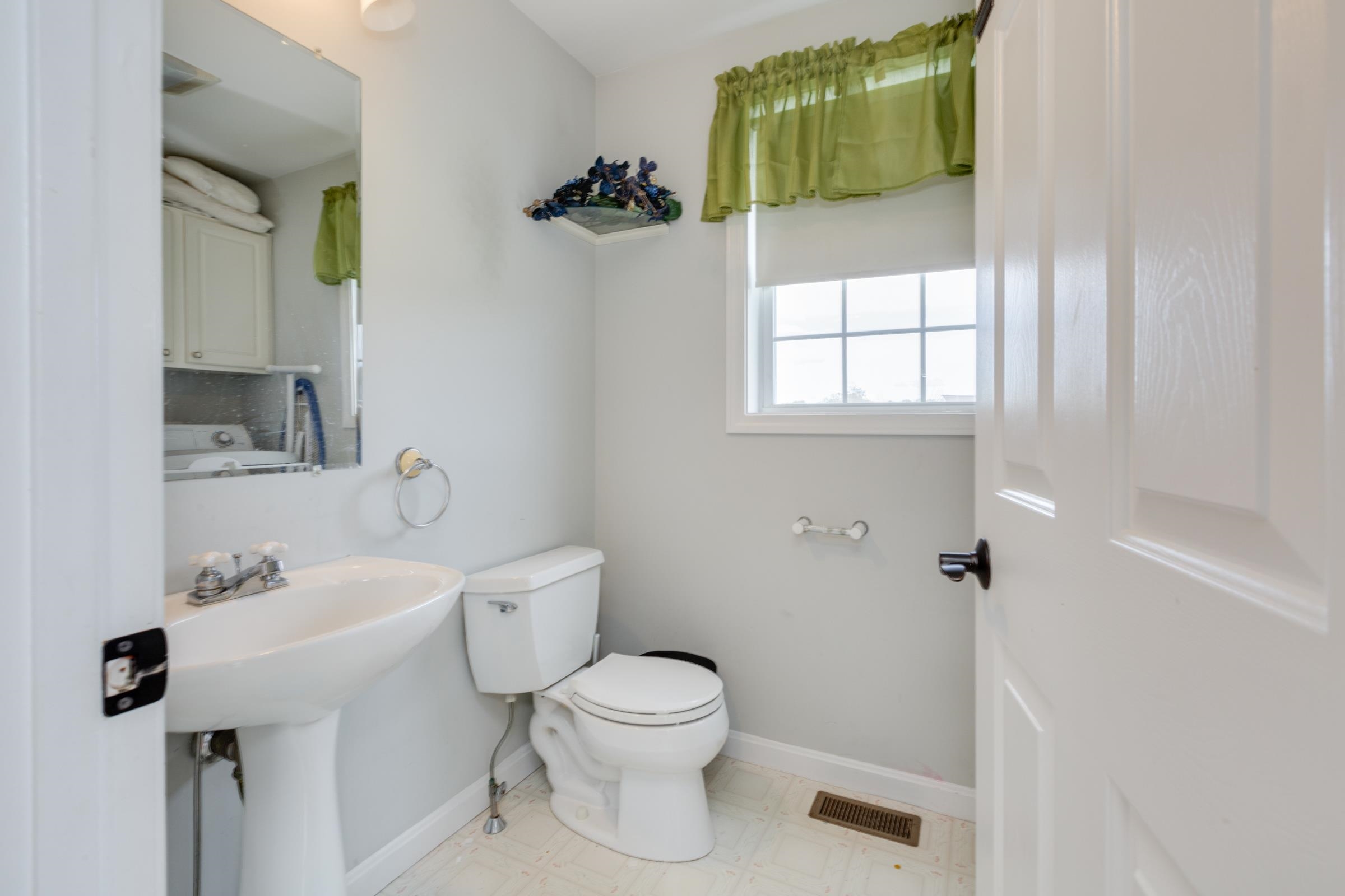 37 Currier Road Pelham, NH 03076 - Photo 8 of 37