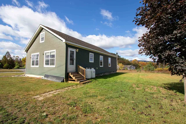 $289,000 | 16 Deer Creek Lane, St. Johnsbury, VT 05819