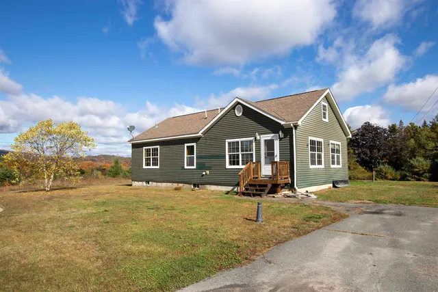 $289,000 | 16 Deer Creek Lane, St. Johnsbury, VT 05819
