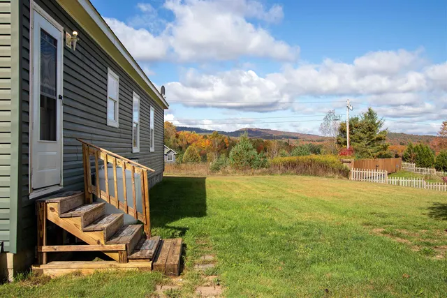 $289,000 | 16 Deer Creek Lane, St. Johnsbury, VT 05819