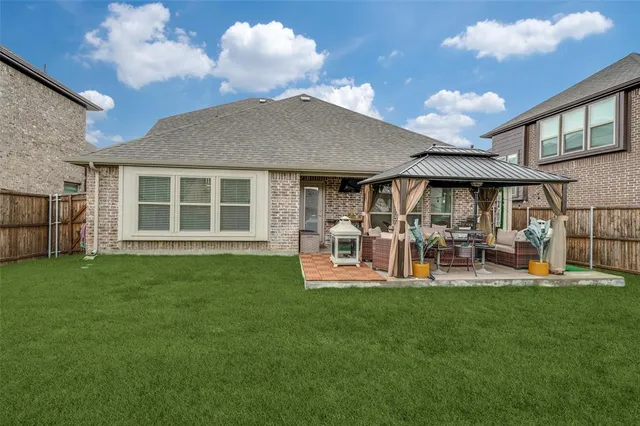 $455,000 | 1208 Starlight Avenue, Aubrey, TX 76227