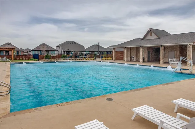 $455,000 | 1208 Starlight Avenue, Aubrey, TX 76227