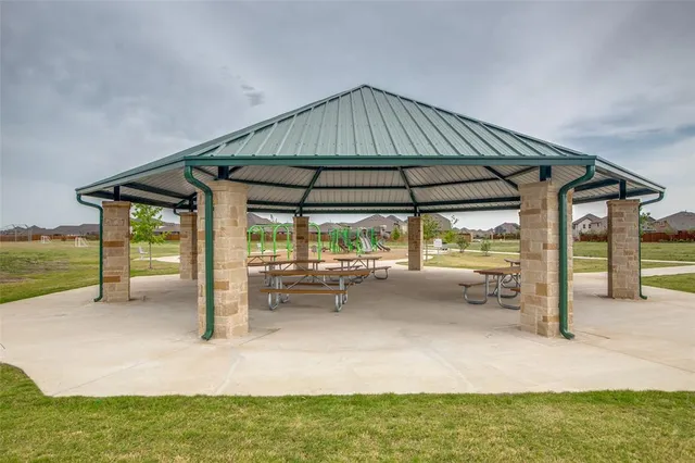 $455,000 | 1208 Starlight Avenue, Aubrey, TX 76227