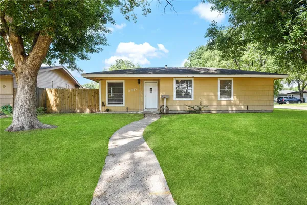 $1,545 | 2817 Lancaster Lane, Pasadena, TX 77506