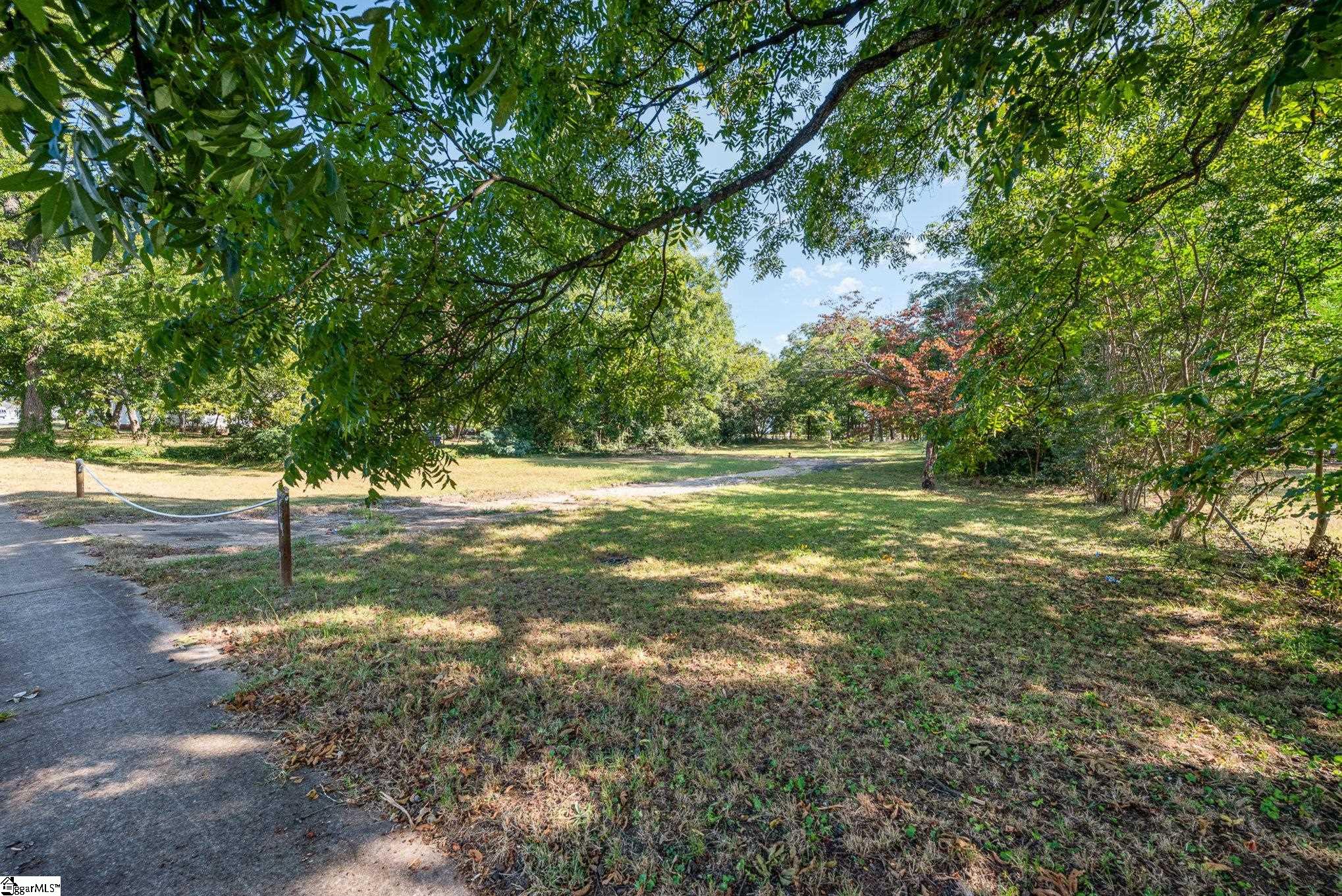 109 New Woodruff Road Greer, SC 29651 - Photo 3 of 9 Gallery Image 3
