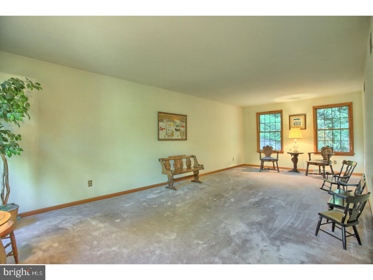 39 Fawn Drive Reading, PA 19607 - Photo 11 of 24 Living Room