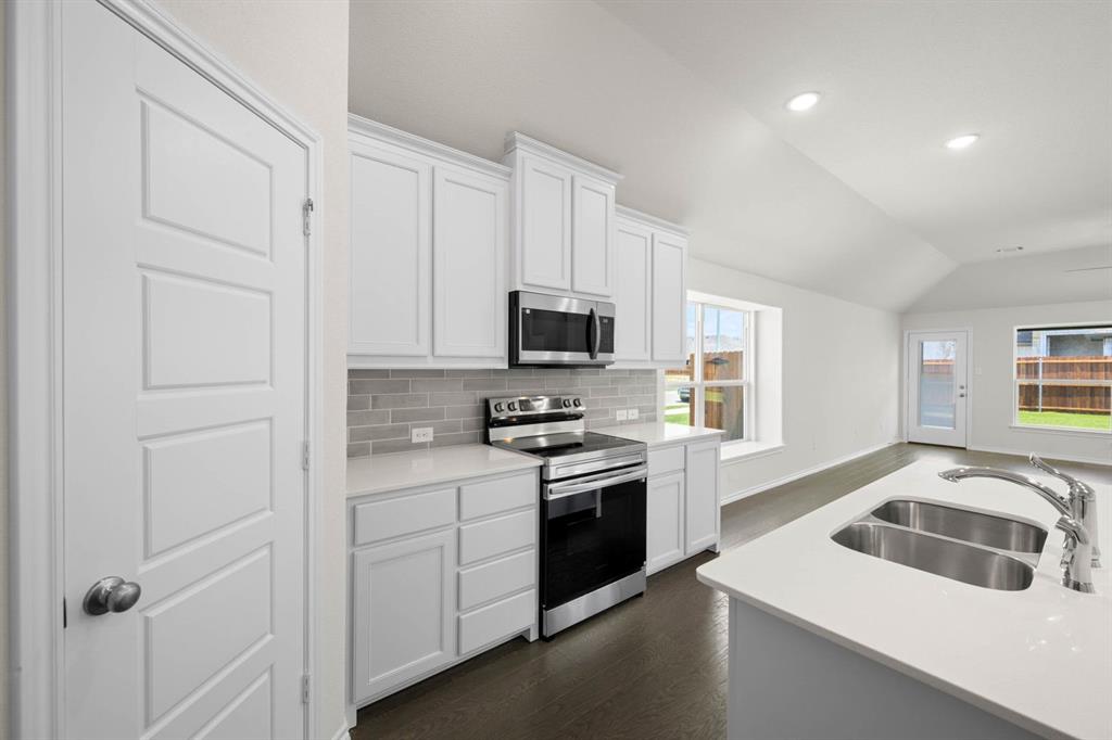 10301 Tapioca Street Fort Worth, TX 76036 - Photo 2 of 31