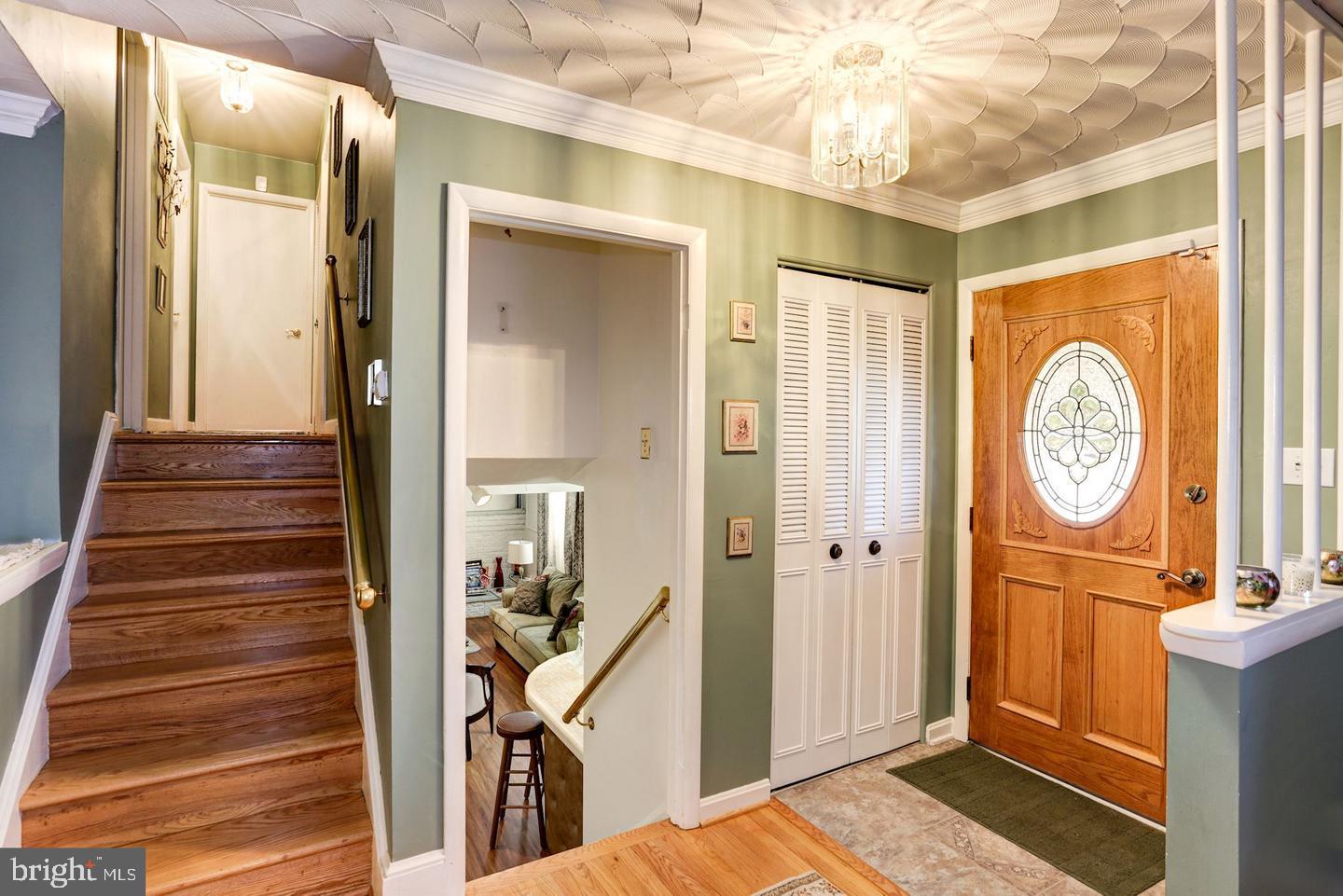7102 Bock Road Fort Washington, MD 20744 - Photo 3 of 34 Foyer entryway