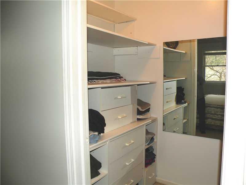 8121 Taunton Road Indianapolis, IN 46260 - Photo 14 of 24 Gallery Image 14