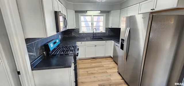 $189,900 | 175 East Jackson Street, Auburn, IL 62615