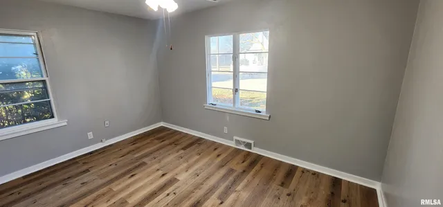 $189,900 | 175 East Jackson Street, Auburn, IL 62615