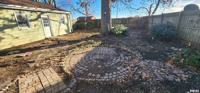 $189,900 | 175 East Jackson Street, Auburn, IL 62615