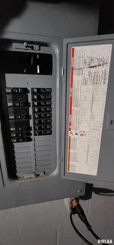 $189,900 | 175 East Jackson Street, Auburn, IL 62615