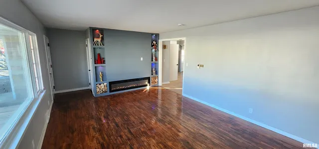 $189,900 | 175 East Jackson Street, Auburn, IL 62615